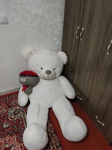 обмен на корову: Большой плюшевый медведь белого цвета. - Размер: очень крупный, рост — 3