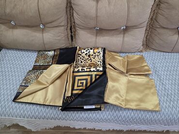 Məişət kimyəvi maddələri: İkineferlik taxt üçün Versace atlas pastel desti satılır