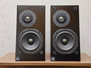 Zvučnici i stereo sistemi: JBL dvosistemske bookshelf zvučne kutije - Brend i model: JBL — 5
