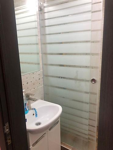 Долгосрочная аренда комнат: Сдаётся уютная 2 х комн квартиразастеклённой лоджией. Что внутри: - — 13