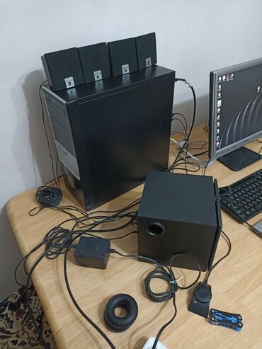 рабочи: Компьютер, ядролор - 4, ОЭТ 8 ГБ, Татаал эмес тапшырмалар үчүн, Колдонулган, Intel Core i3, AMD Radeon RX 550 / 550X / 560X, HDD + SSD