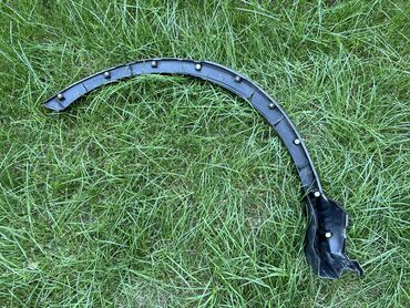 Крылья и комплектующие: Накладка крыла Заднее левое Toyota, 2018 г., Б/у, Оригинал — 5