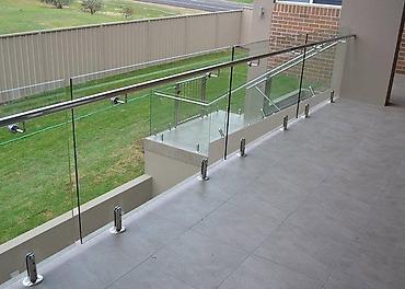 Pilləkən məhəccərləri: Şüşə məhəccər sifarişi.Şüşə perila. Aluminium perila.Məhəccər — 17
