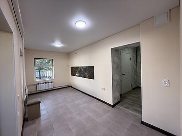 Продажа коттеджей и домов: 4 комнаты, 60 м², 3 соток, Бишкек, Карагачевая роща — 30