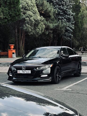 на акорд: Honda Accord: 2018 г., 1.5 л, Вариатор, Бензин, Седан