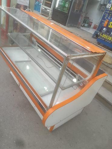 Vitrin soyuducu satilir 180azn.Tam işlekdi tecili satilmalidi.Unvan