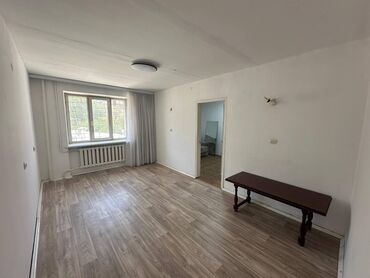 советская скрябина бишкек: 2 комнаты, 43 м², Индивидуалка, 2 этаж, Старый ремонт