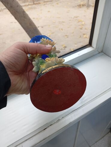 Vazalar: Bir vaza — 6