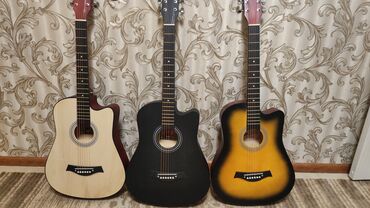 цена гитары для начинающих в Кыргызстан | ГИТАРЫ: Продаю гитары 38 размер акустика с металлическими струнами . Есть
