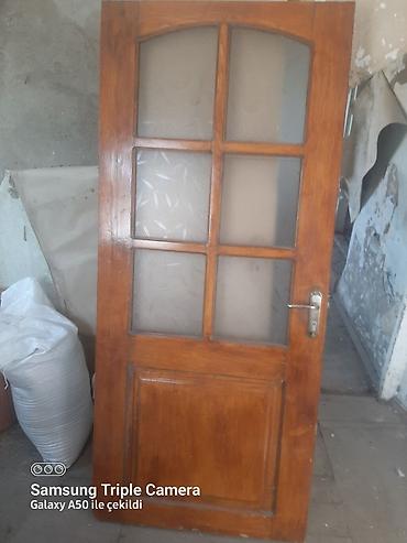 Taxta iç qapı – şüşəli klassik model - Material: təbii ağac karkas -