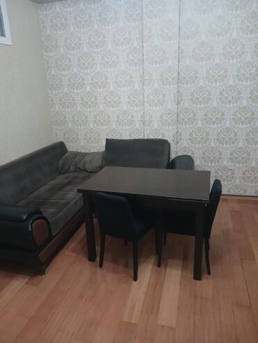 300 manata kiraye evler: Xırdalanda Kristal 1 də bazarin yani 2/3 otaga düzəlmiş təmirli