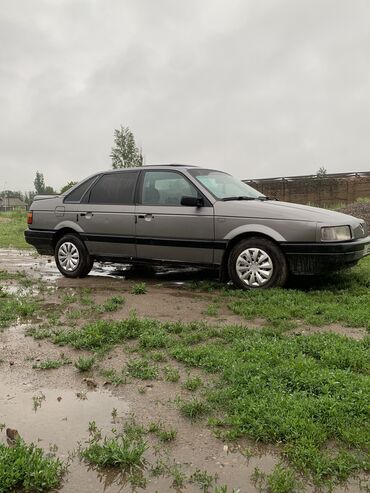 нехся 2: Volkswagen Passat: 1992 г., 2 л, Механика, Бензин, Седан