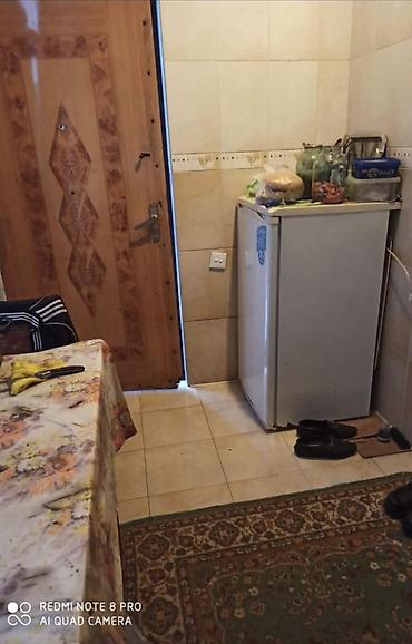 Otaqlar: 1 otaq 18 kv. mətbəx 6 kv, içində soyuducu, paltaryuyan maşın və — 4