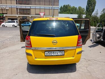 авто логан: Opel Zafira: 2014 г., 1.8 л, Механика, Бензин, Минивэн