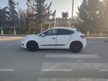 Citroen DS4: 1.6 л | 2012 г. 215000 км Хэтчбэк
