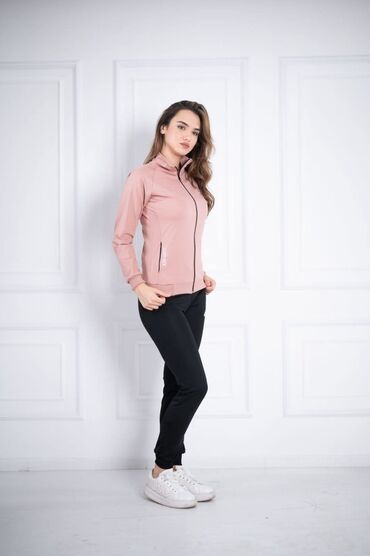 Gornji i donji deo: Nova boja 
likra s, m, l, xl, 2xl 
Cena 3200 din — 6