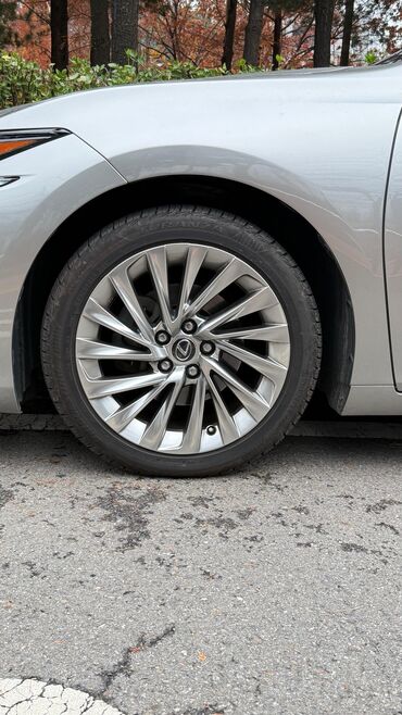 Lexus: Lexus ES: 2019 г., 2.5 л, Вариатор, Гибрид, Седан — 24