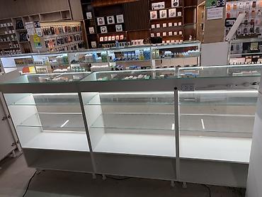 пожарный ящик: Продаю торговую точку в ТЦ ГУМ 8 кв, для продажи аксессуаров — 6