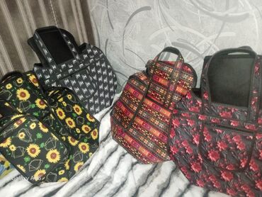 Çamadanlar: Səyahət üçün çanta və çamadan dəsti.Balacalar 10 manatdan 14 manata — 9