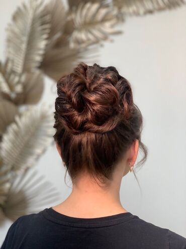 Парикмахеры: Парикмахер, Покраска, Вечерние прически, Выпрямление, С выездом на дом — 5