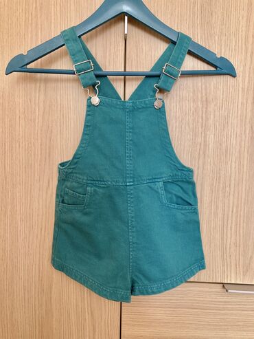 crne zvonaste pantalone: Zara, 104-110 at lalafo.rs crne zvonaste pantalone: Zara, 104-110
