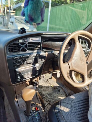 Toyota: Toyota Vista: 1993 г., 2 л, Автомат, Бензин, Седан — 8