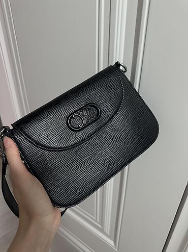 Сумочка в стиле Céline Стильная чёрная сумочка с красивой формой и