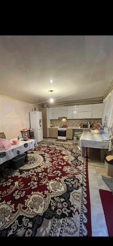 арендага салон берилет: 65 кв. м, 3 бөлмө, Унаа токтотуучу жай, Забор, тосулган