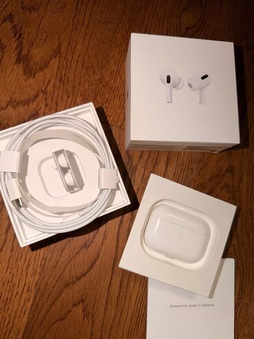 nauşnikler: Oz original korobkasi ve usb yeni qulaqliqlari da var