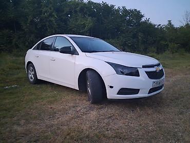 ford fusion ölüxanası: Chevrolet Cruze: 1.4 l | 2014 il Sedan — 4