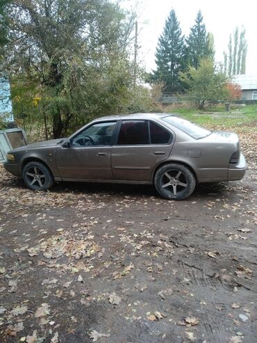 Nissan: Nissan Maxima: 1992 г., 3 л, Механика, Газ, Седан