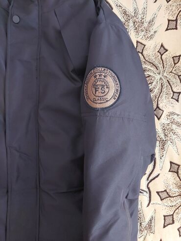 теплые мужские толстовки: Kişi qış jaketi – qara rəng - Tam uzunluqlu, kapüşonlu model - Ön