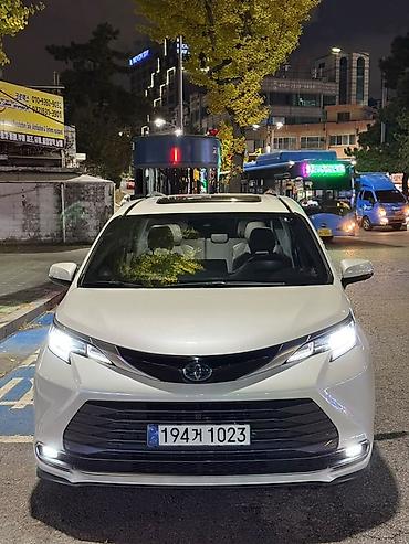 микроавтобус гибрид: Toyota Sienna: 2021 г., Гибрид, Минивэн — 1