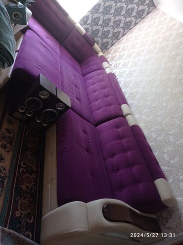 диваны каракол: Бурчтук диван, түсү - Кызгылт көк, Колдонулган