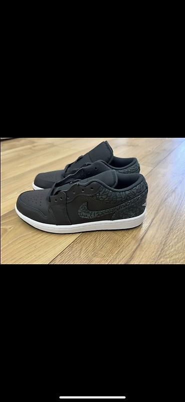 Кроссовки и спортивная обувь: Кроссовки Nike Air Jordan 1 Low (чёрные) - Классическая низкая модель — 3
