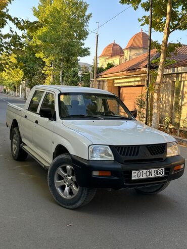 mitsubisi pajero io: Mitsubishi : 2.4 l | | 300000 km