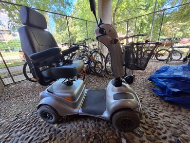 kolica za cvece: Na prodaju invalidska električna kolica-skuter 4 točka, u extra