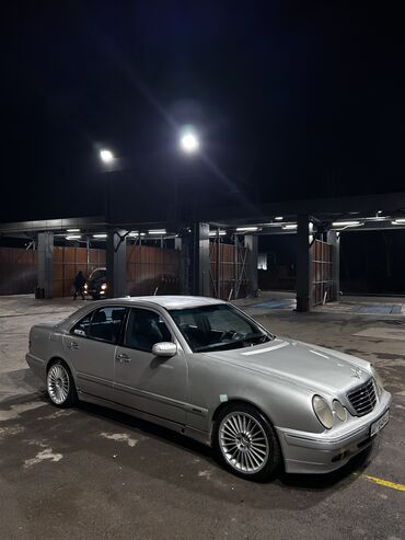 аппарат для варки кукуруза: Литые Диски R 18 AMG, Комплект, отверстий - 5, Б/у