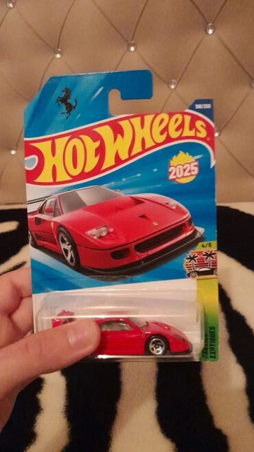 Avtomobil modelləri: - Brend: Hot Wheels (Mattel) - Ölçü: 1:64 miqyas feraari f40. 20 — 2