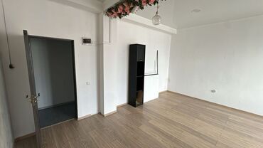аренда швейной цехи: Сдаю Кабинет в салоне, 30 м², Для визажиста, Для бровиста, Для парикмахера