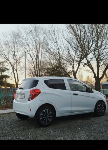 Chevrolet: Chevrolet Spark: 2017 г., 1 л, Вариатор, Бензин, Хетчбек