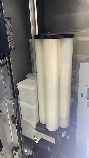 döner yeri: Avtomat qəhvə aparatı – Elit Coffee brend vitrinli vending maşını — 3