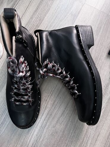 Сапоги: Ботинки на осень-зима 37 размер, турция İnci кожа at lalafo.kg Сапоги: Ботинки на осень-зима 37 размер, турция İnci кожа