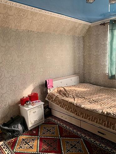 Продажа коттеджей и домов: Продаётся двухэтажный кирпичный дом с закрытым двором и навесом. В ж/м — 17