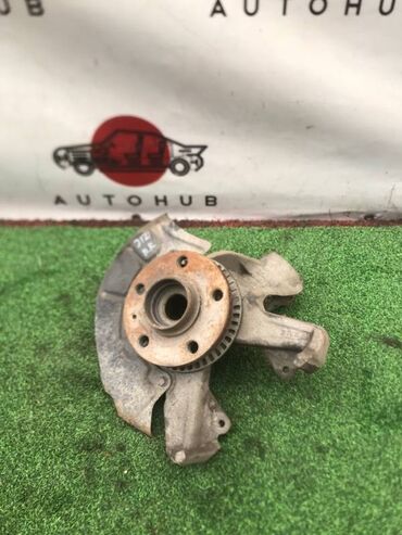 амортизатор на гольф3: Цапфа Volkswagen Golf 1JAGU AGU 2001 перед. прав. (б/у)