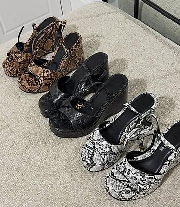 sandale 2021: Brojevi
36-41
3000din
OR💥 — 3