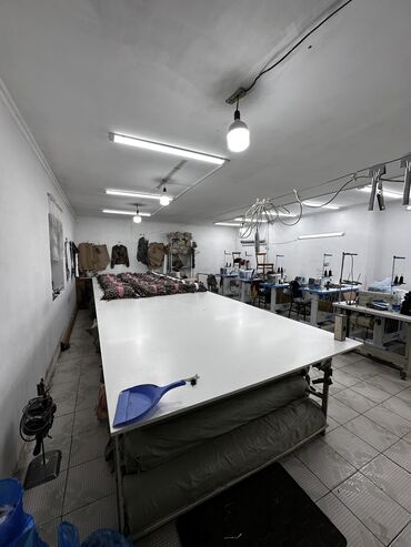 Долгосрочная аренда комнат: 100 м², Без мебели