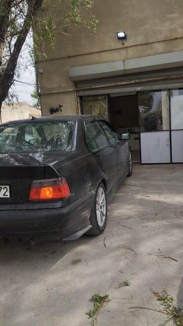 BMW: BMW 3 series: 1.6 l | 1994 il Sedan