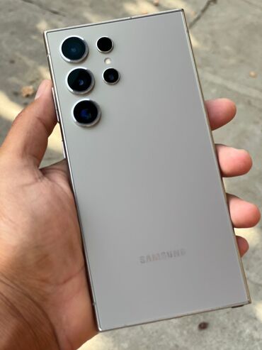 купить плейстейшен 4 бу: Samsung Galaxy S24 Ultra, Б/у, 256 ГБ, цвет - Серебристый, 1 SIM, eSIM
