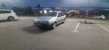 продаю витз: Volkswagen Passat: 1988 г., 1.8 л, Механика, Бензин, Седан